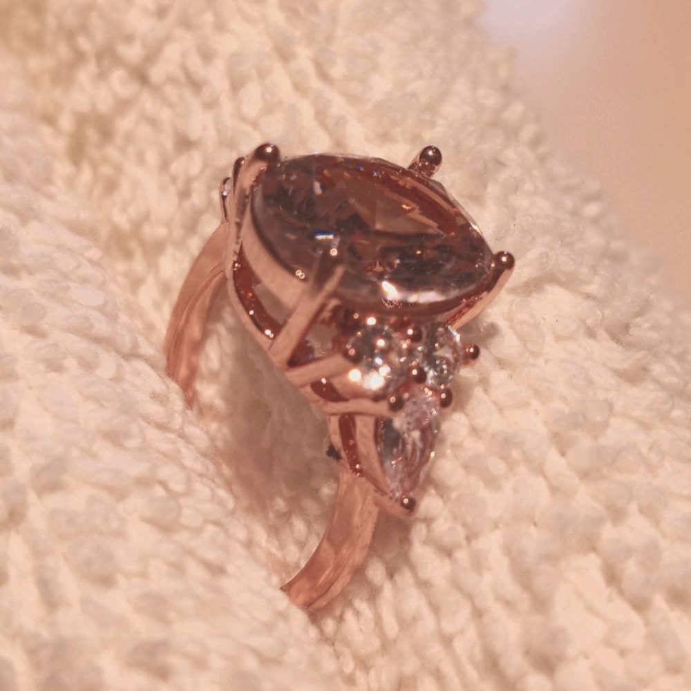 Pink topaz in silver